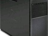 une tour d'ordinateur de bureau noire sur fond blanc