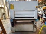 a machine that is sitting in a garage