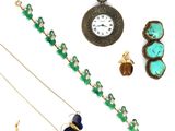 un assortiment de bijoux comprenant une montre, un bracelet et un collier