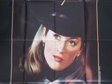 une affiche de cinéma pour « Mary Street », mettant en scène une femme coiffée d'un haut-de-forme