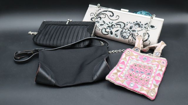 Lot de 4 sacs et pochettes 