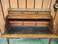 Bureau à cylindre en acajou et placage d'acajou. (photo 3)