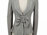 une photo d'une veste pour femme sur un mannequin