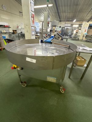 une image d'une machine dans une usine