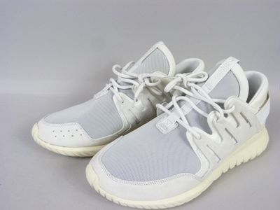 Baskets Nike Air Presto blanches avec lacets blancs