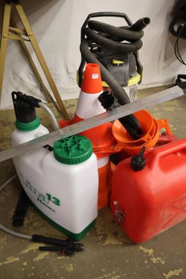 many different types of tools that are sitting on the floor