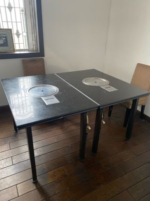 Lot de 2 tables à cuisson intégrée pour fondue chinoise VEND…