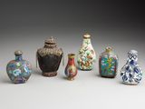 six small chinese cloise glass snuff bottles and covers