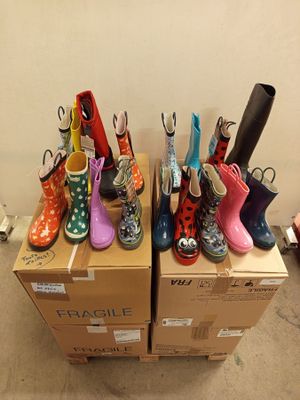 Lot de 4 cartons de bottes de pluie non triées - Photo 1