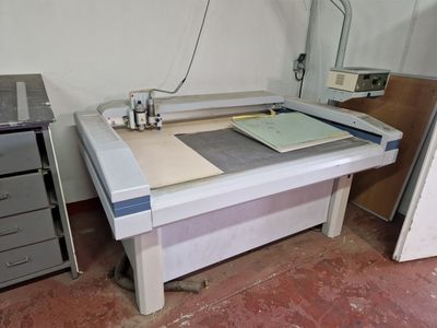 an image of a sewing machine in a room