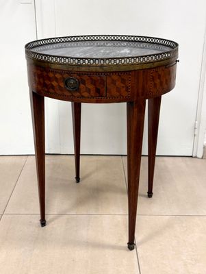 Guéridon bouillotte en marqueterie de cubes, deux tirettes e… - Photo 1