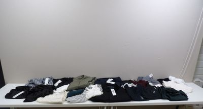 UNIQLO Femme : Lot de 23 articles - Taille S *NEUF avec étiquettes* - Photo 1