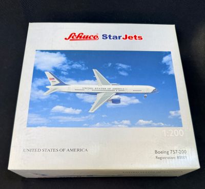 image encadrée représentant une maquette d'un avion de ligne à réaction des États-Unis d'Amérique