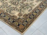 un tapis qui se trouve sur le sol d'une pièce