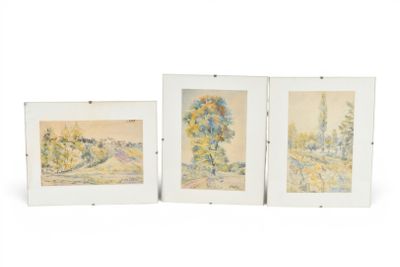 trois tableaux encadrés représentant des arbres dans un champ, avec le ciel en arrière-plan