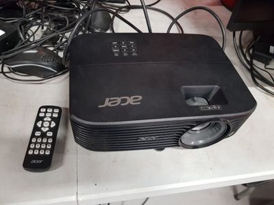 an image of a projector sitting on top of a table