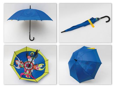 quatre images différentes d'un parapluie bleu orné d'un personnage de dessin animé