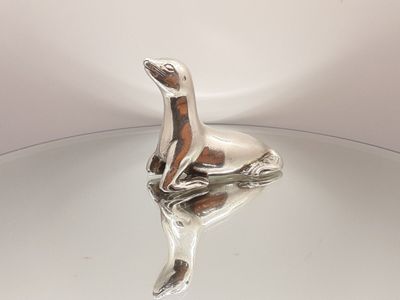 Otarie en argent. 54,1 gr