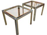 paire de tables d'appoint en chrome et en verre, avec des finitions dorées