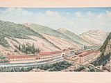 une vieille photo représentant un tableau d'un bâtiment au milieu d'une vallée