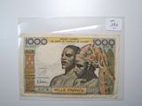 une photo d'une feuille de papier sur laquelle figure la photo d'un homme