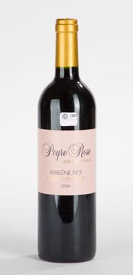 la bouteille de vin est vide et prête à être remplie de vin