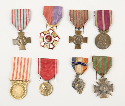 6 médailles militaires diverses dont médaille grande guerre …