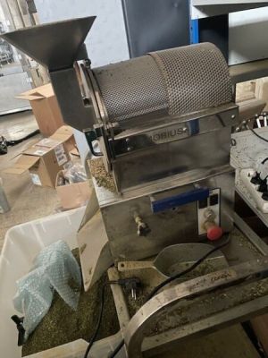 LJ SAS CMCMRS DISTRIBUTION. 1 broyeuse MOBUS modèle 60 (dans une petit - Photo 1