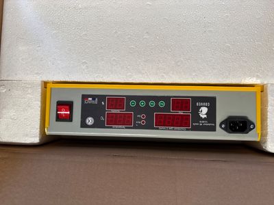 l'image d'une machine posée sur une table