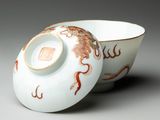 bowl and saucer with dragon decoration, ming dynasty period