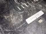 a dirty floor with a sign on it that says vapauto