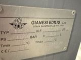 a label on the side of a machine that says gianesi edlio