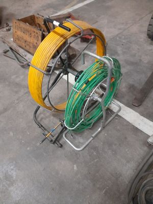 2 tire-fil pour câble (vendu en l'état) - Photo 1