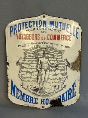 a sign on the wall that says protection mutuelle