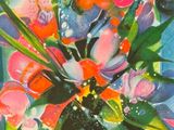une peinture de fleurs dans un vase sur une table