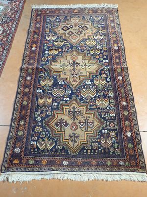 Tapis en laine, noué main, motifs géométriques, 208 x 118cm