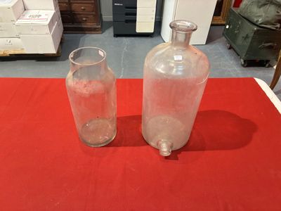 2 pots en verres en l'état