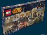 un coffret Lego Star Wars dans sa boîte, posé sur la table