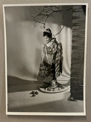 Angus McBean. Victoria de Los Angeles dans Madame Butterfly,…