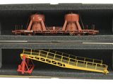 deux wagons qui se trouvent dans un box