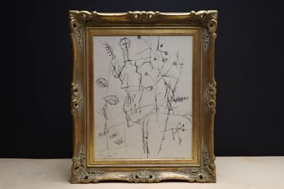 une image représentant le dessin d'une femme en robe