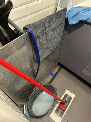 1 plaque pour accès handicapé Enlèvement : Mercredi 22 avril…