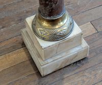Sellette "colonne" en marbre rouge veiné, laiton ou bronze d… (photo 4)