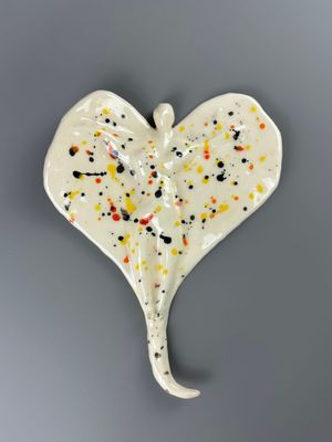 Michèle BATHORE, Ange, 2024. Sculpture en céramique émaillée…