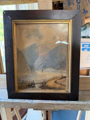 une image d'un tableau sur une table dans une pièce