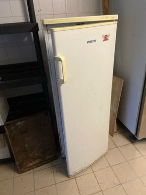 Congelateur Vedette Usagé Vente à l'Hôtel des ventes - Suite…