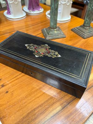Boite en placage bois noirci et incrustation de nacre et de laiton - P - Photo 1