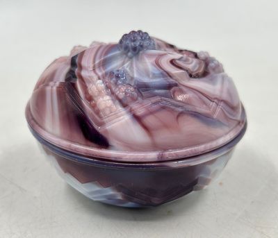 5 / D4 / Petite bonbonnière en opaline dans les tons v…