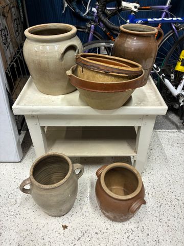 Lot de pots et terrines en grès 