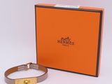 Bracelet en cuir Hermès orné du logo Hermès, avec fermoir plaqué or